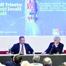 Marco Consalvo, presidente del Porto di Trieste, a sinistra, con il condirettore del Piccolo, Alberto Bollis