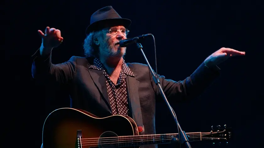 Testimone di mezzo secolo di musica. Francesco De Gregori attraversa cinquant’anni di musica unendo poesia, storia e immaginario collettivo