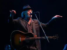 Testimone di mezzo secolo di musica. Francesco De Gregori attraversa cinquant’anni di musica unendo poesia, storia e immaginario collettivo