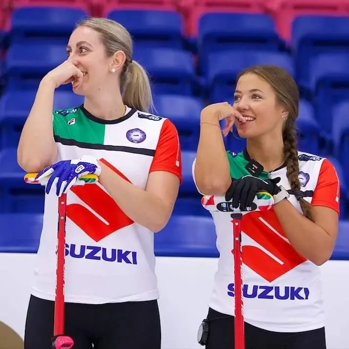 A sinistra, Giulia Zardini Lacedelli