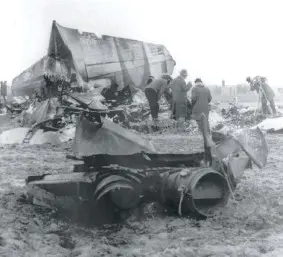 I resti dell’areo Lufthansa precipitato all’aeroporto di Brema