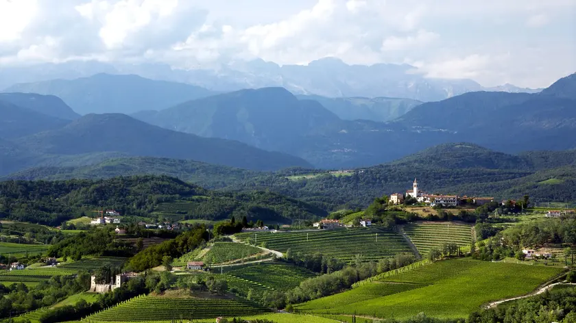 Borghi e verde, a 400 metri sul livello del mare: la pace e la bellezza di Dolegna del Collio