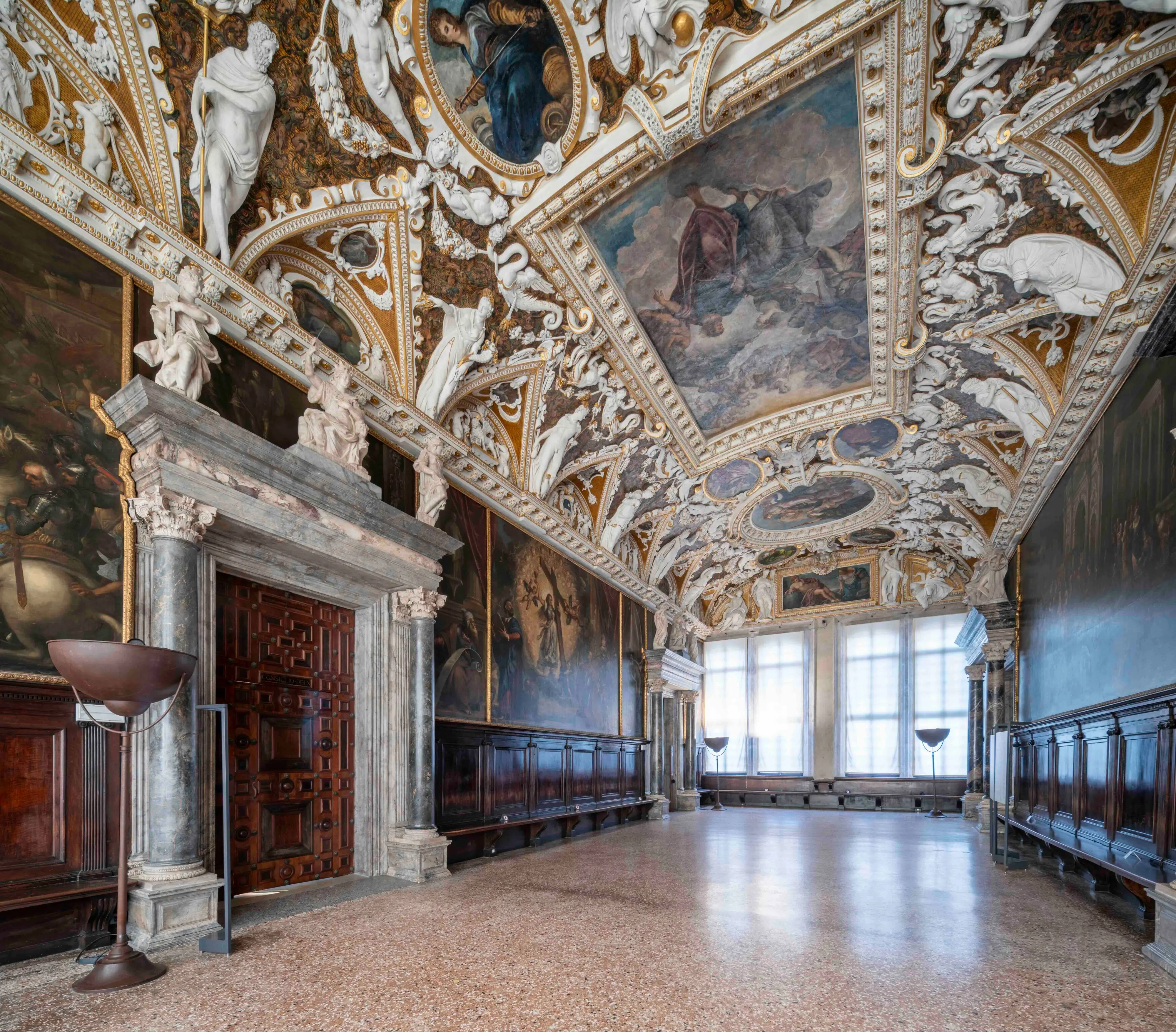 Il restauro della Sala delle Quattro Porte di Palazzo Ducale (foto Matteo de Fina)