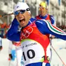 Giorgio Di Centa in trionfo all’arrivo della 50 km delle Olimpiadi invernali di Torino 2006