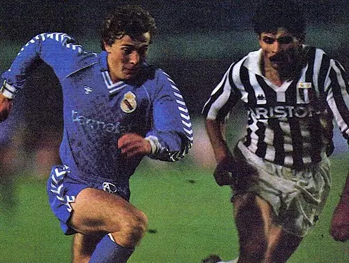Favero a contrasto con Butragueño in un Juve-Real di Coppa Campioni 1986-87