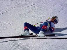 Lindsey Vonn subito dopo la caduta durante la discesa libera sulla pista delle Tofane