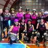 Foto di gruppo per la squadra di roller derby padovana, le Criminal Bullets
