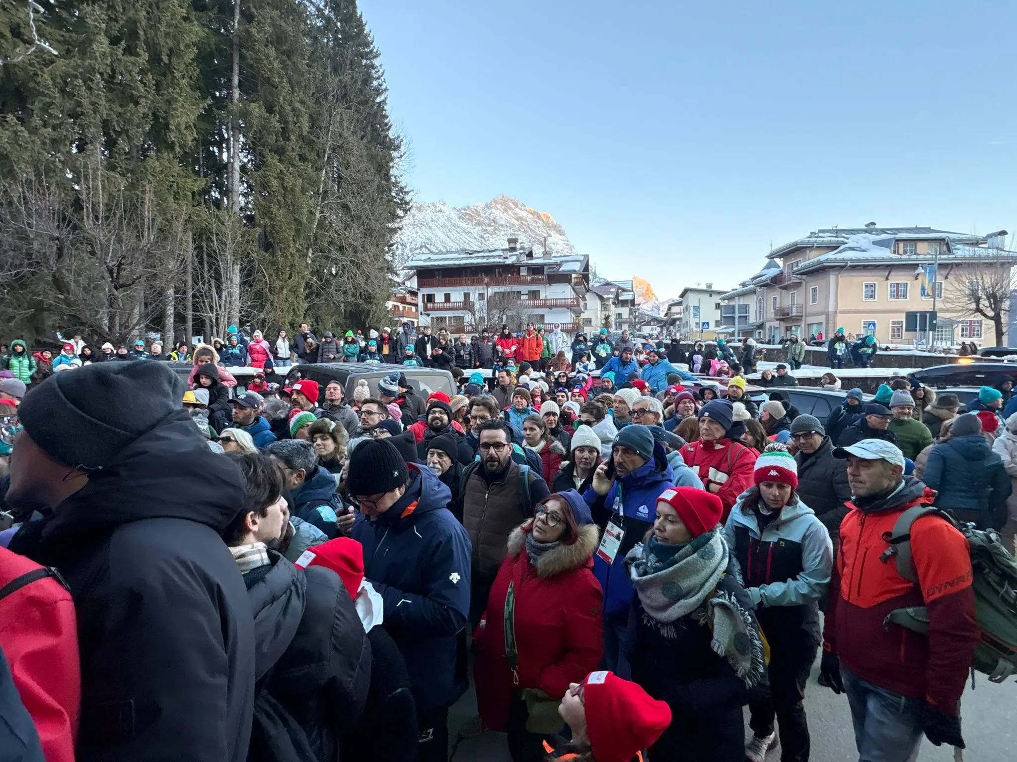 Tutti in fila per omaggiare Francesca Brignone