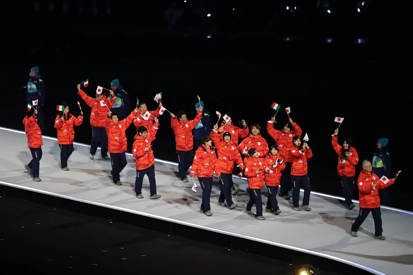 Da Mattarella sul tram alla fuga dalla pista Lie McGrath dopo la caduta, ecco la (nostra) fotogallery con i momenti più iconici da Milano a Cortina di un'Olimpiade destinata a entrare nella storia dei Giochi invernali. E non solo per lo sport.