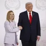 Giorgia Meloni assieme a Donald Trump durante la cerimonia del Gaza Peace Summit (foto Epa)