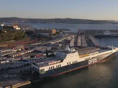 Un traghetto ro-ro di Dfds in servizio sull'Autostrada del Mare che collega Trieste alla Turchia