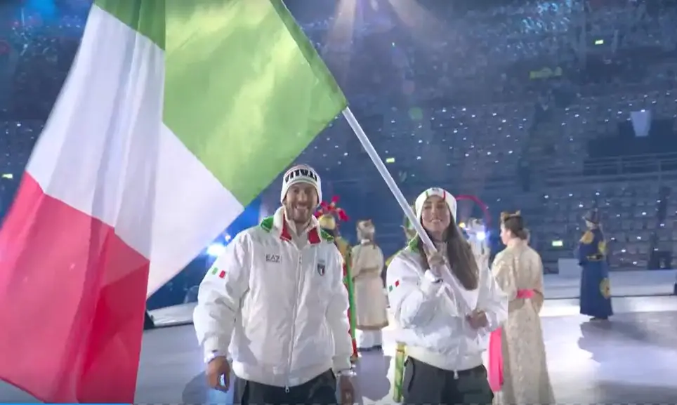 Lisa Vittozzi sfila con il Tricolore