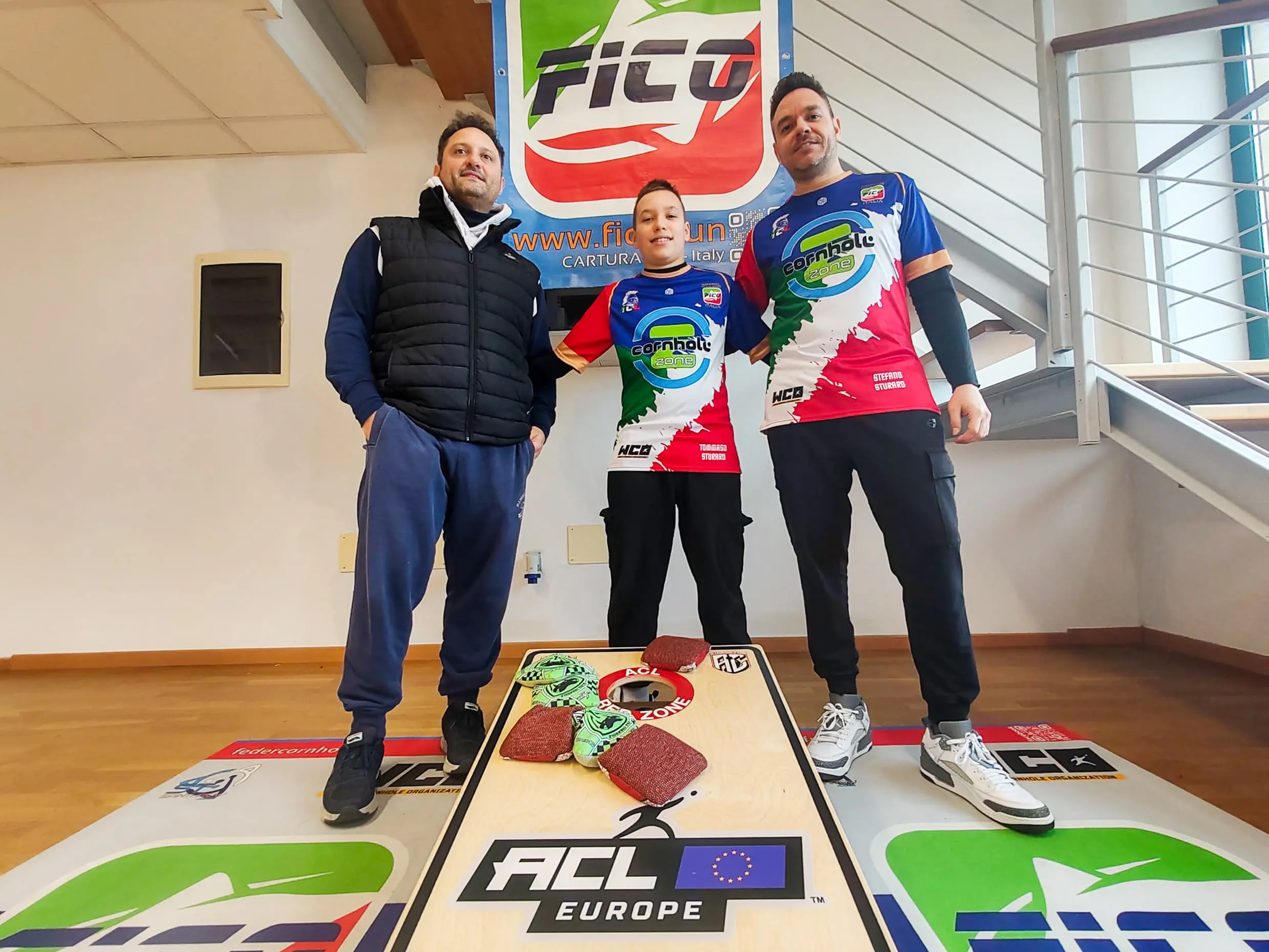 Marco Idolazzi, presidente federale, con gli atleti Tommaso e Stefano Sturaro