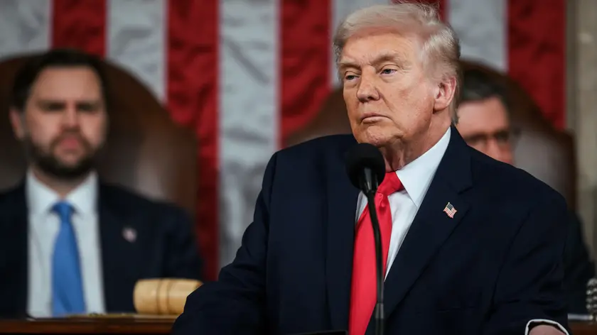 Donald Trump durante il discorso (foto Agf)