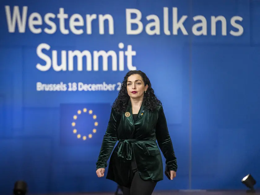 La presidente del Kosovo, Vjosa Osmani, a un vertice a Bruxelle. Foto Agf