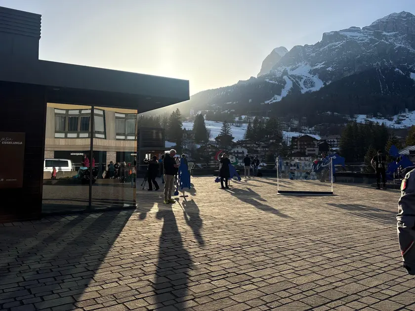 Il piazzale di Casa Italia