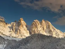 La maestosità delle cime e lo spettacolo di fine inverno