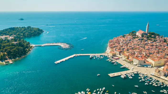 In costruzione la nuova diga (rovinj.hr)