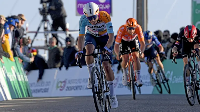 Alessandro Pinarello scatta verso il traguardo (Foto Sprintcycling)