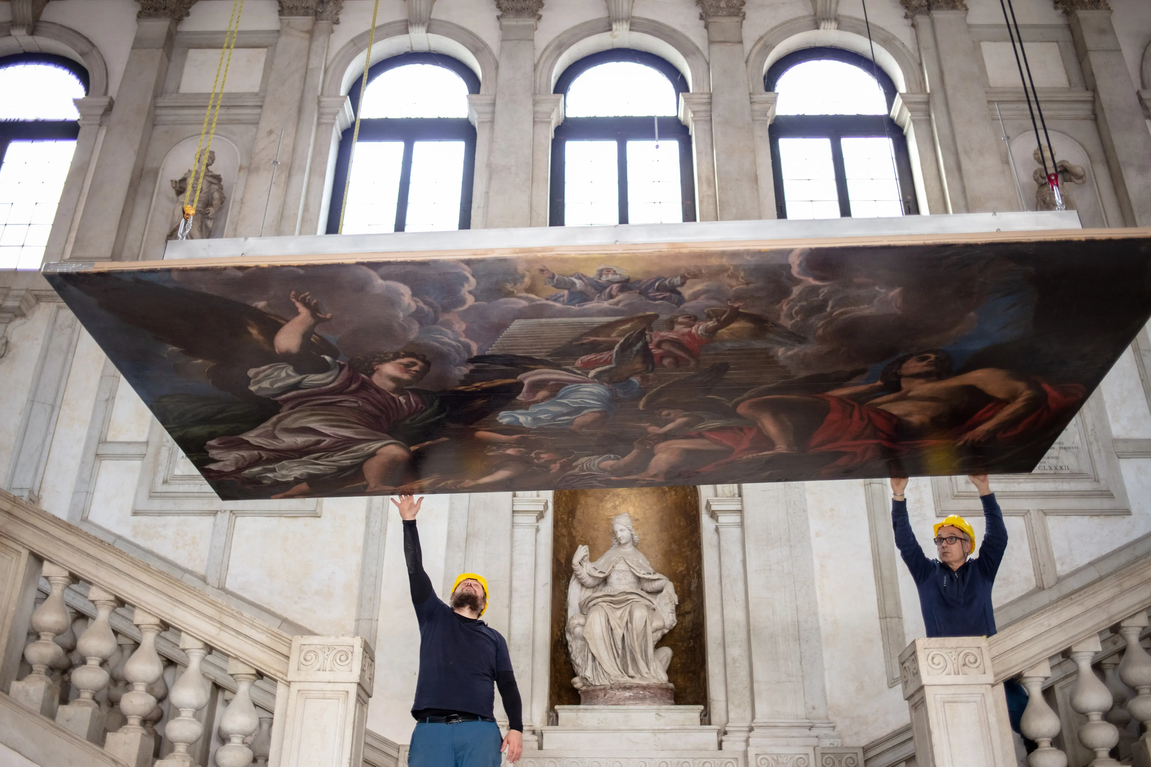 La ricollocazione dell'opera a restauro concluso