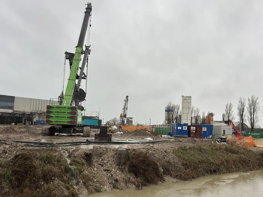 Il cantiere per il collegamento della stazione di Mestre con l'aeroporto di Tessera è fermo da dicembre