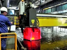 Lavorazioni all'interno dello stabilimento Fincantieri di Marghera