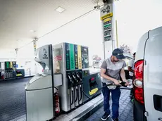 Una stazione di servizio: i prezzi dei carburanti sono alle stelle