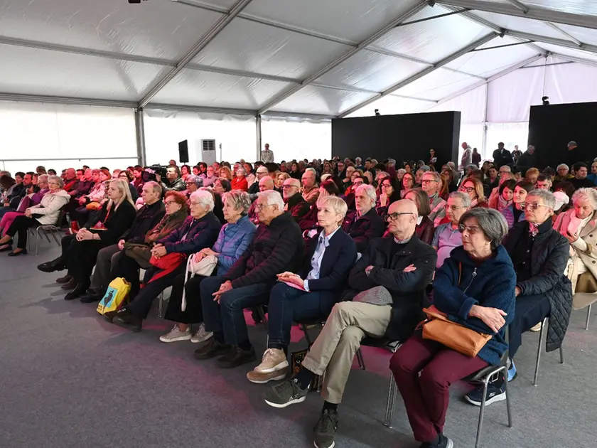 Il pubblico venerdì alla apertura di Link Media Festival (foto Andrea Lasorte)