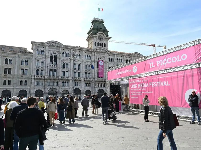 La Link Arena in piazza Unità a Trieste (foto Andrea Lasorte)