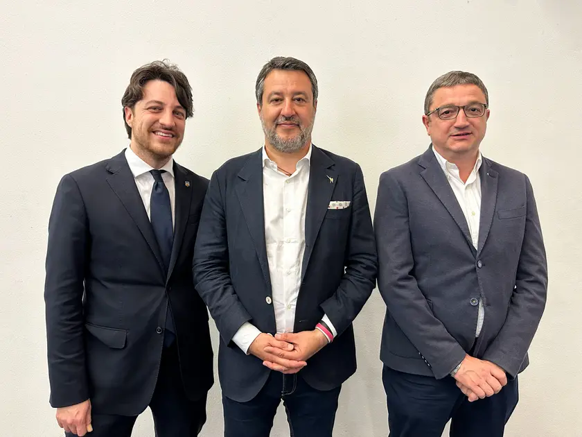 Da sinistra: Alberto Stefani, Matteo Salvini, Maurizio Fugatti