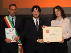 Martina Faccio con il sindaco Conte e il presidente della regione Stefani
