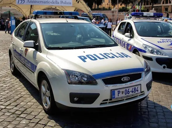 Foto d'archivio di una pattuglia della polizia croata.