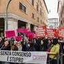 Protesta delle organizzazioni femministe e dei centri antiviolenza davanti al Senato