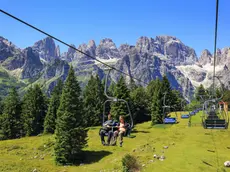 Molti impianti di risalita sono in funzione per regalare viste aperte e paesaggi mozzafiato (foto Trentino Marketing)
