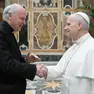Leone XIV con monsignor Renzo Pegoraro, nominato presidente della Pontificia accademia per la vita