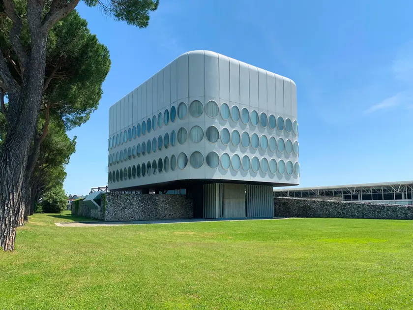 IMPORTEDNEMSANIFALL | IMPORTEDNEMSANIF2 | | Luca PianaBasta entrare nell'atrio dello storico stabilimento della Snaidero | Ormai un appuntamento fisso per l'economia della regione, l'evento Top 500 o