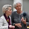 La presidente della Commissione europea Ursula von der Leyen assieme alla presidente della Bce Christine Lagarde (foto LaPresse)