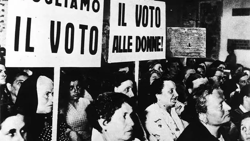 Una manifestazione per il voto alle donne