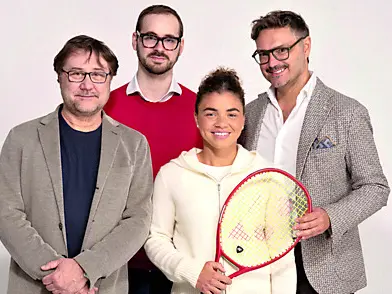 La tennista Jasmine Paolini con la proprietà di Acqua Dolomia