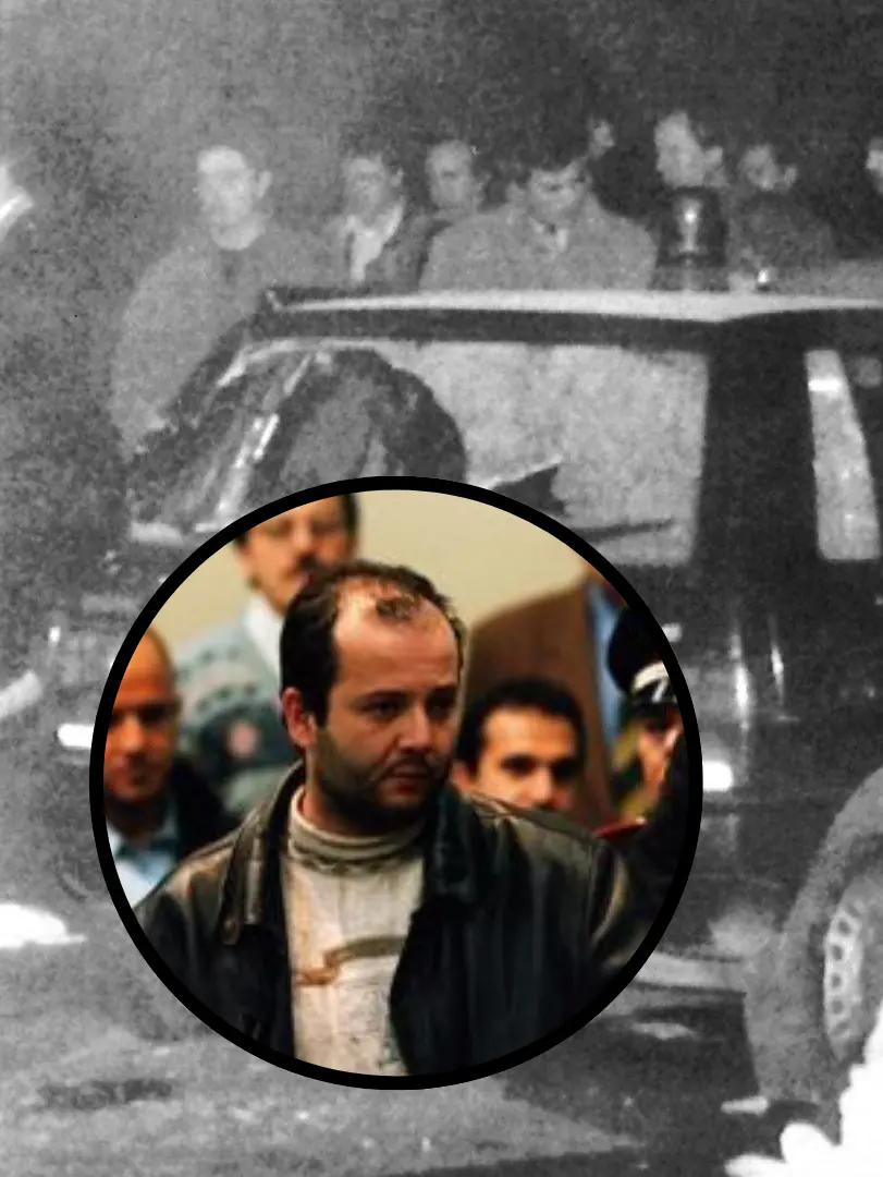 Nel tondo Alberto Savi, nella foto grande un'immagine d'archivio (1991) del luogo dell'attentato al Pilastro a Bologna dove persero la vita tre carabinieri