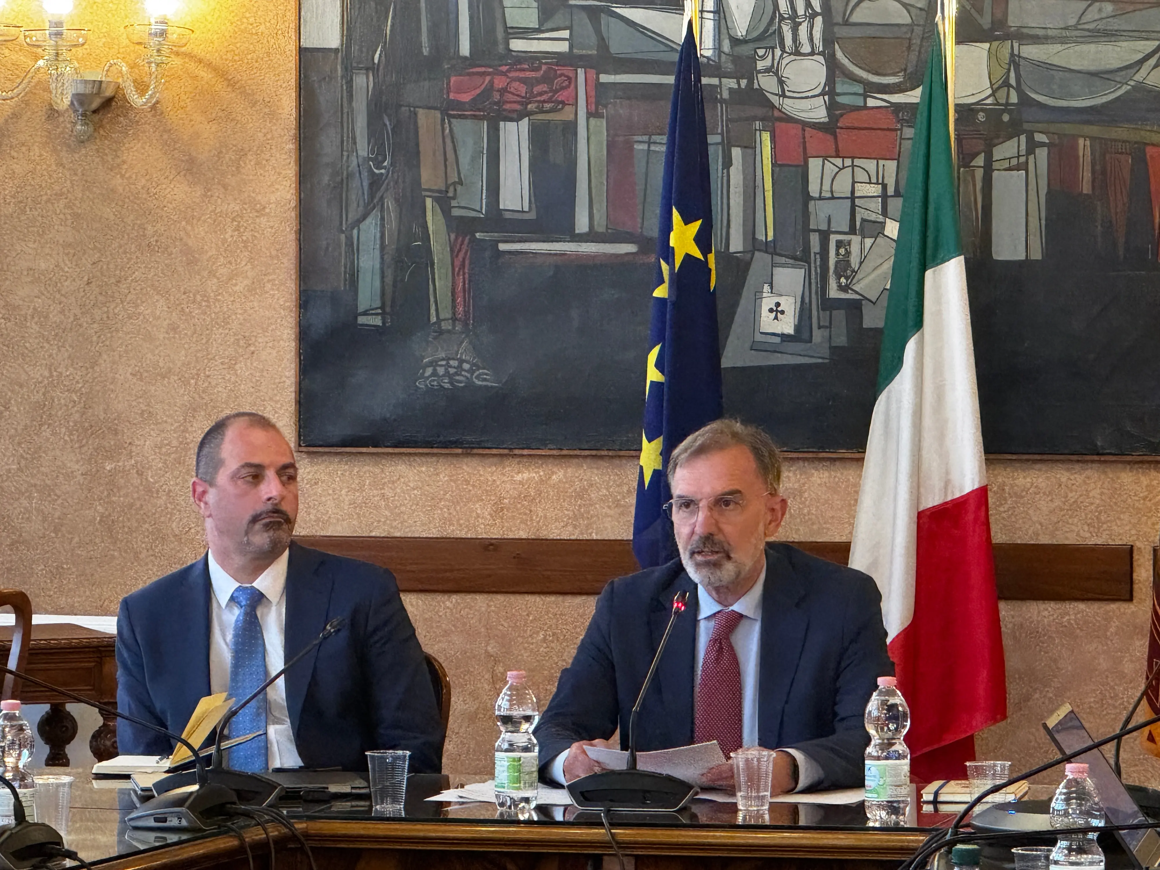 L'assessore Bitonci durante il vertice