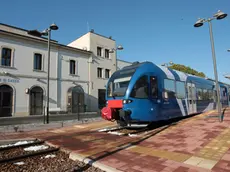 Un convoglio della linea Mestre - Adria soggetta ad ammoderamento