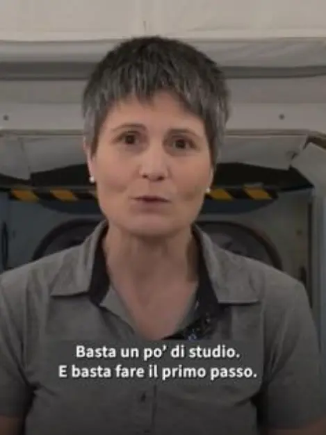 Fiorenza de Bernardi ai comandi dello Yakovlev Yak-40 I-JAKA di Aertirrena, a fianco Samantha Cristoforetti nel suo videomessaggio per il Fiorenza Day