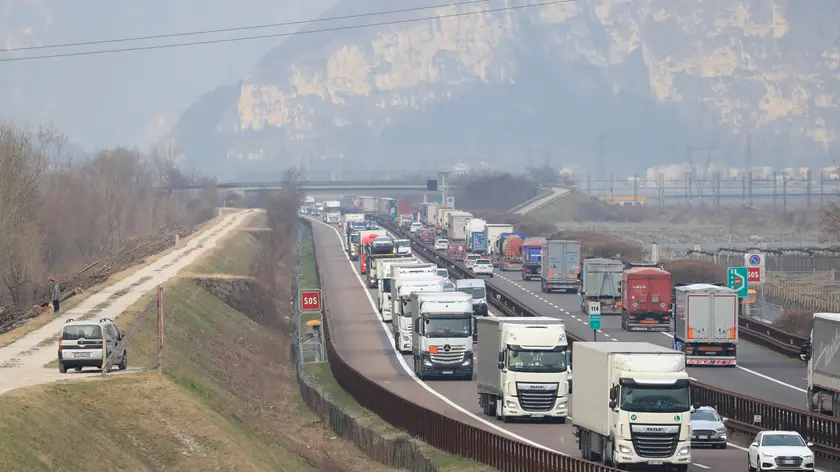 Camion sull'autostrada del Brennero