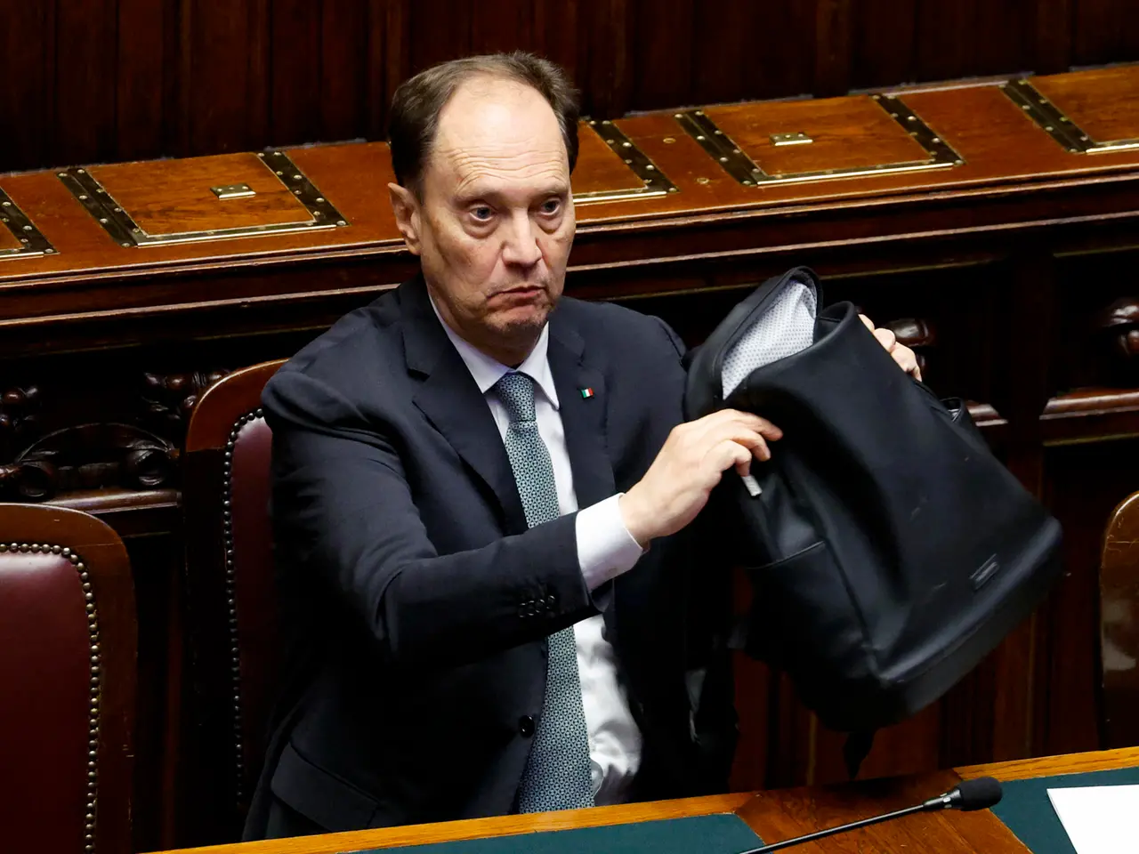 Il ministro per i Rapporti con il Parlamento, Luca Ciriani (foto Ansa)