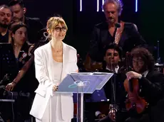 Paola Cortellesi durante il suo monologo dedicato agli 80 anni della Repubblica