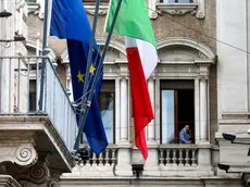 Ue, ultimatum all’Italia: “Più riforme su fisco, sanità e lavoro”