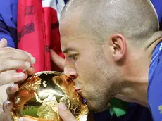 Alessandro Del Piero con la Coppa del Mondo a Berlino 2006