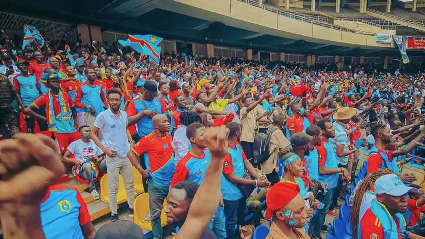 Tifosi del Congo allo stadio (foto Mikebrown7)