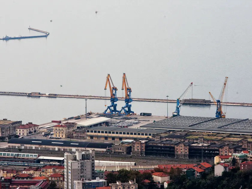 Trieste, panoramica del porto